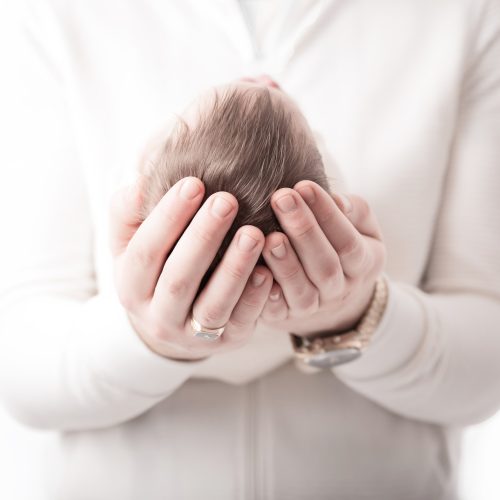 Sicher in Papas Händen - emotionales Fotoshooting bei Siebenschön in Hamm